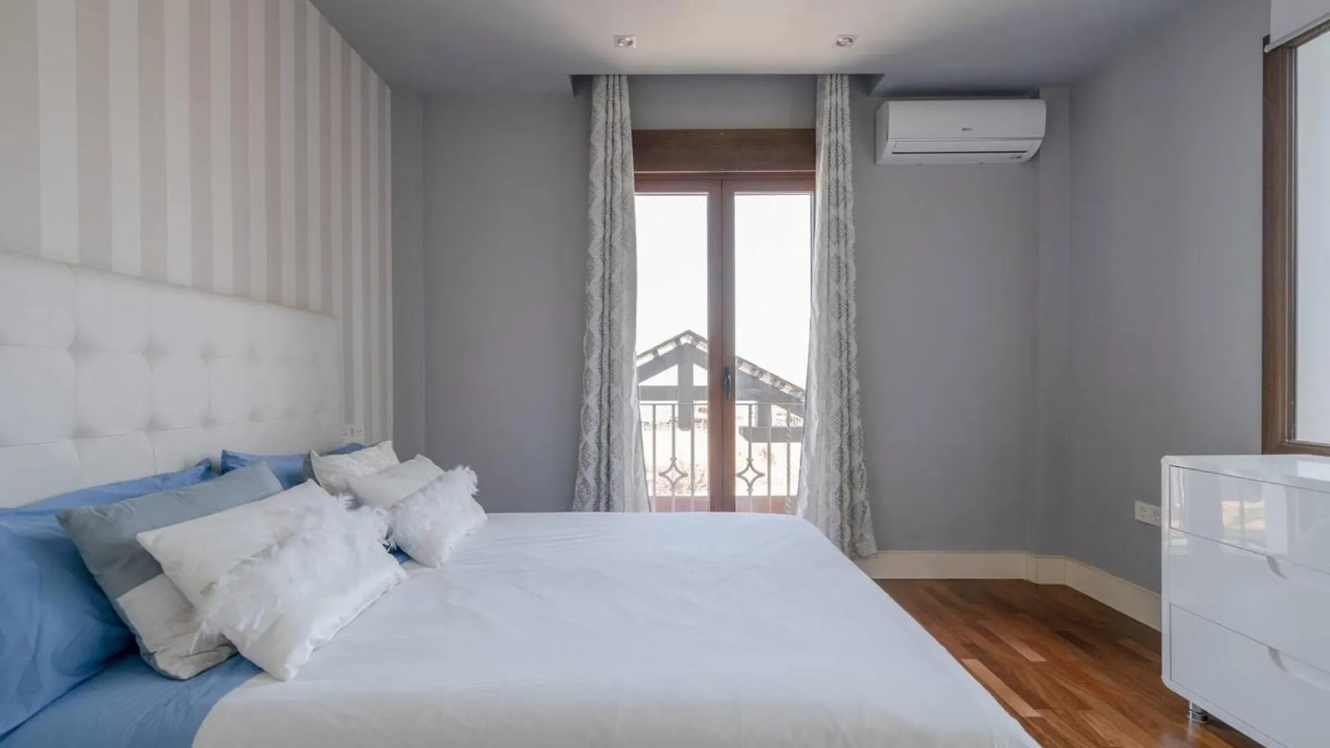 Spacious Villa In Granada With Private Pool And Jacuzzi La Zubia  0*, La Zubia (Granada)