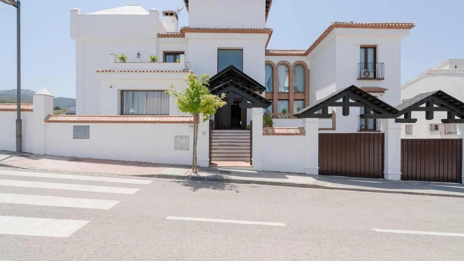 Spacious Villa In Granada With Private Pool And Jacuzzi La Zubia