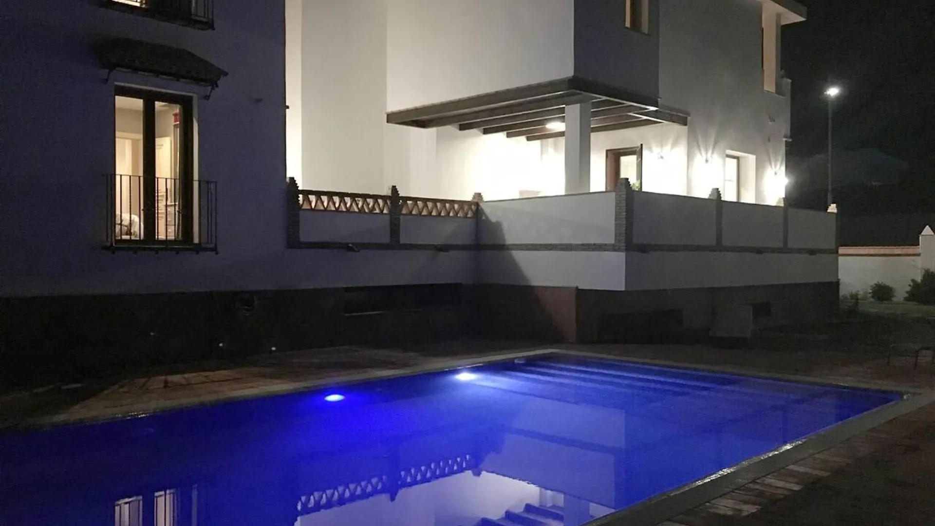 Spacious Villa In Granada With Private Pool And Jacuzzi La Zubia