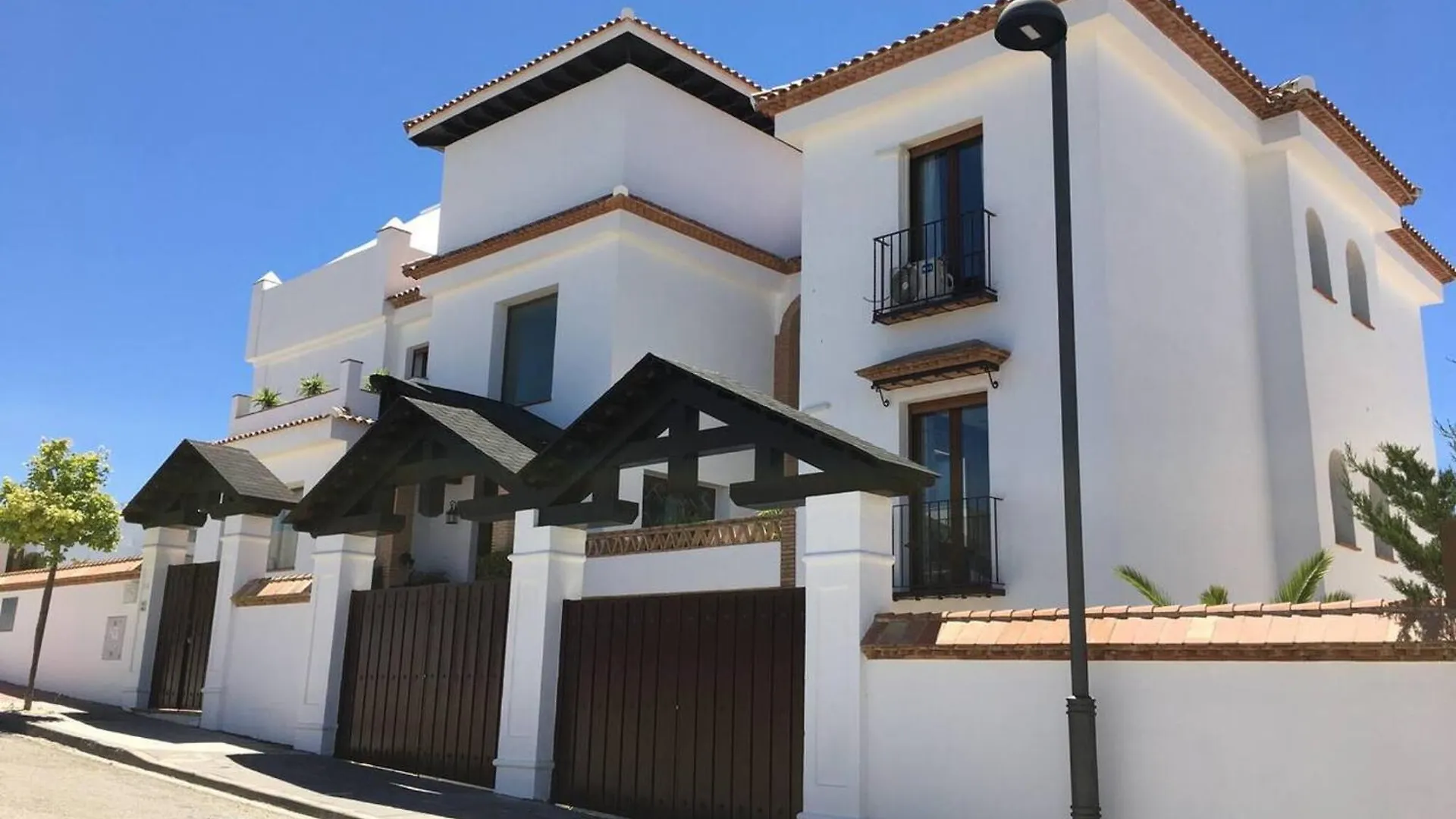 Spacious Villa In Granada With Private Pool And Jacuzzi La Zubia