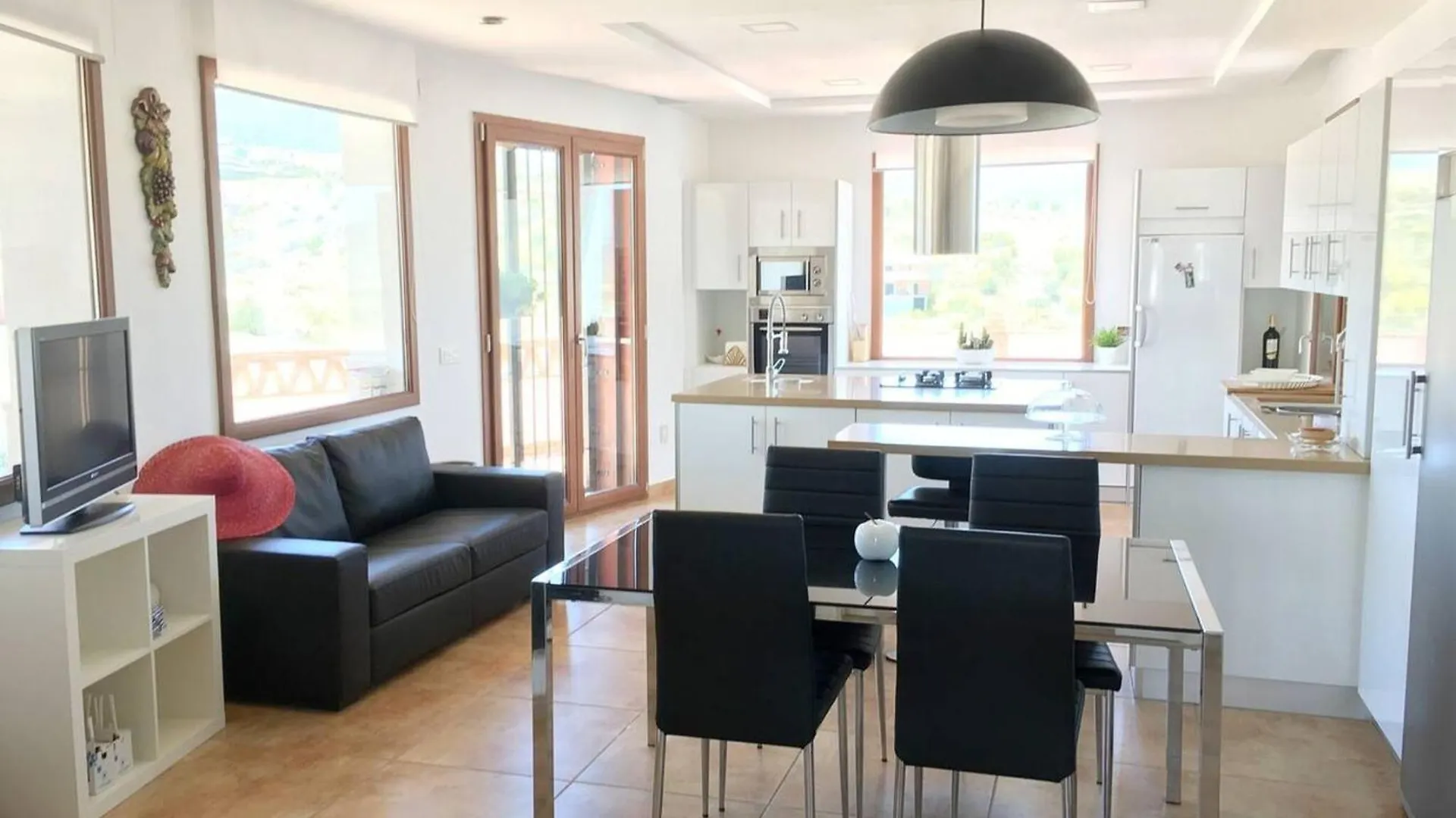 Spacious Villa In Granada With Private Pool And Jacuzzi La Zubia