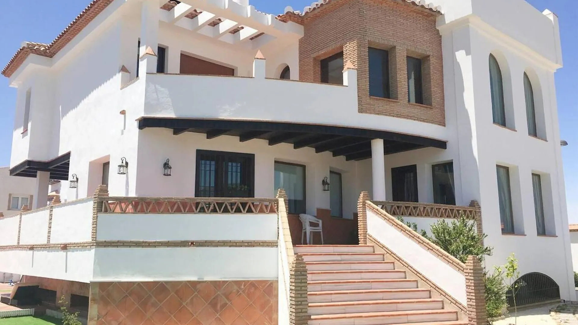 Spacious Villa In Granada With Private Pool And Jacuzzi La Zubia